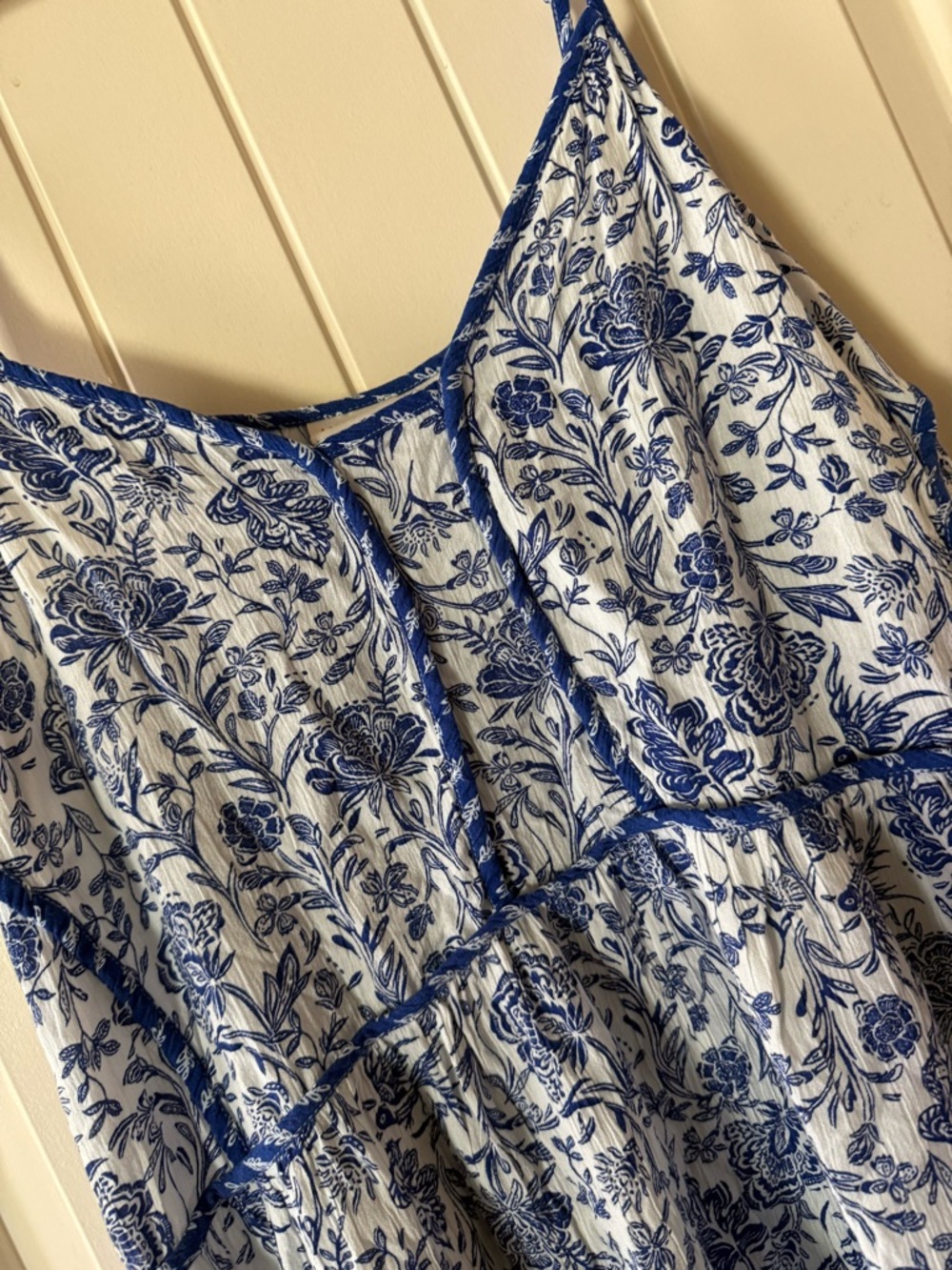 Knox Rose White Top with Blue Floral Design NWT - Picture 2 of 7